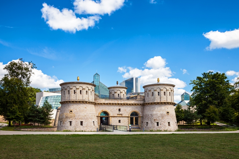 Fort Thüngen (Trois Glands/Dräi Eechelen) vor dem Museum Mudam